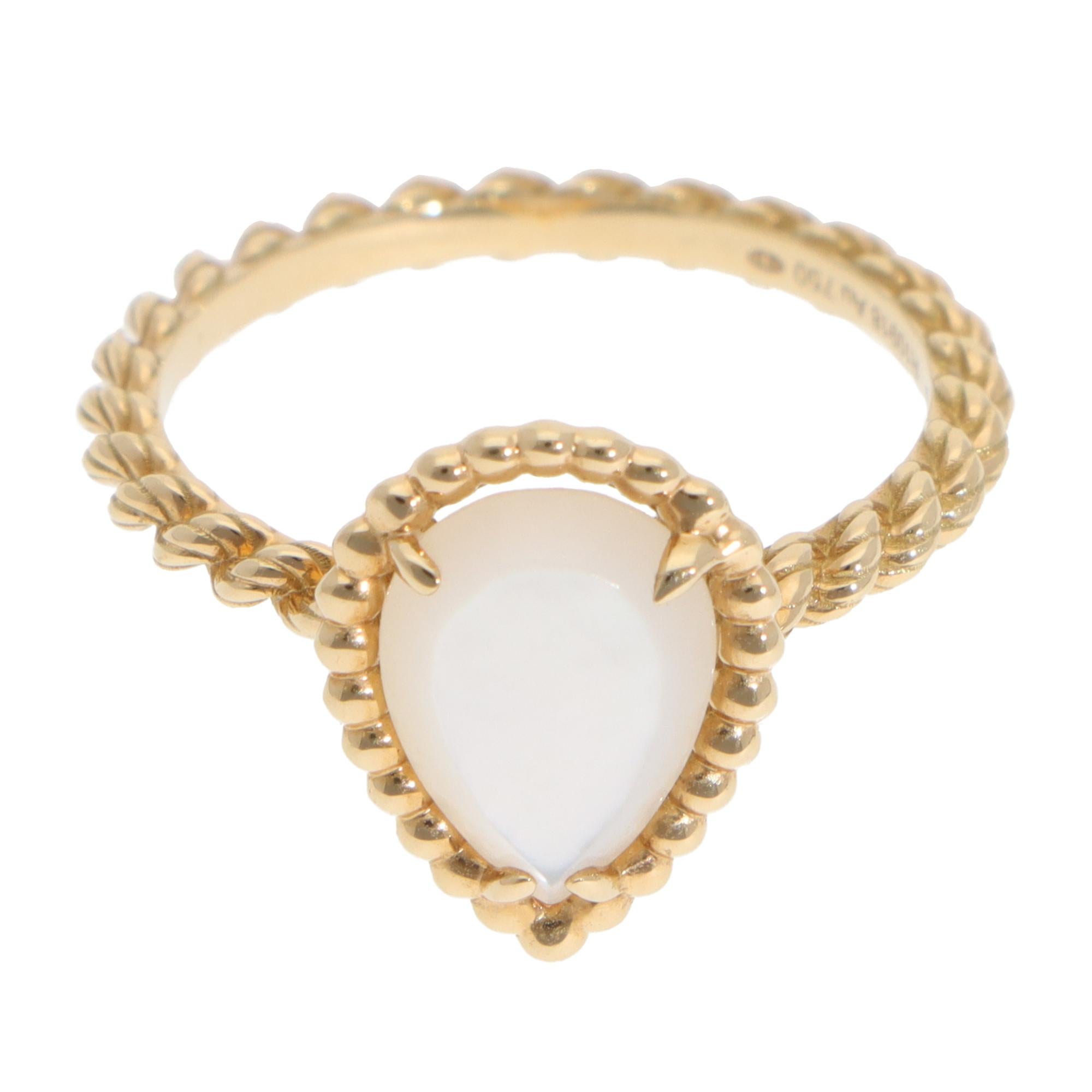 Vintage Boucheron Weißer Muschelring in Gelbgold (Moderne) im Angebot