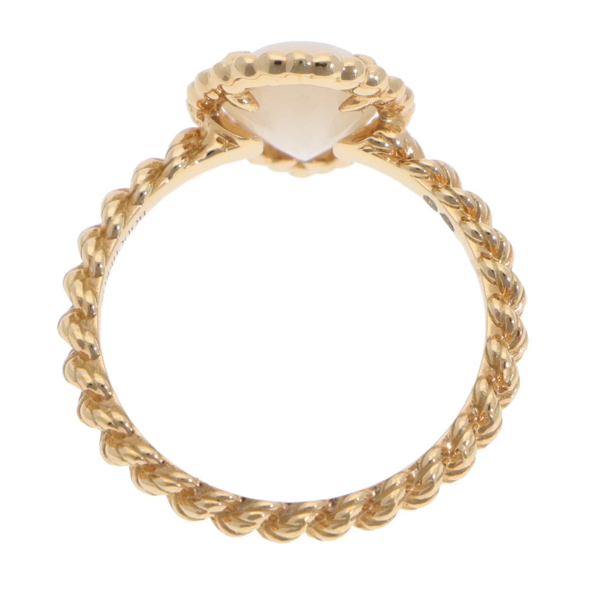 Vintage Boucheron Weißer Muschelring in Gelbgold im Angebot 1