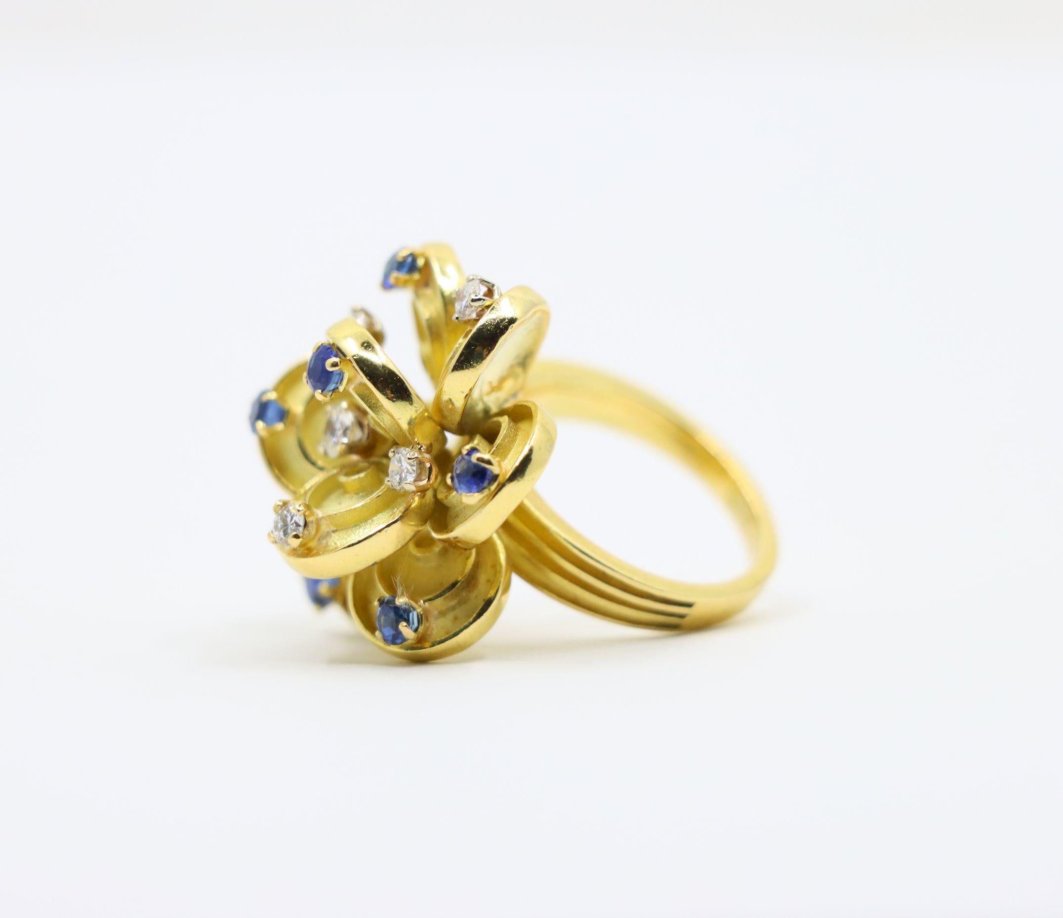 Vintage Boucheron Paris 18K Gold Diamonds Sapphire Flower Ring For Sale 6