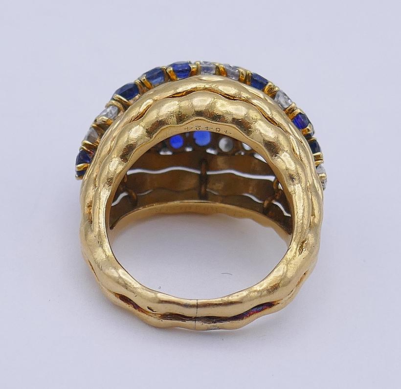 Vintage Boucheron Ring 18k Gold Sapphire Diamond  In Good Condition In Beverly Hills, CA