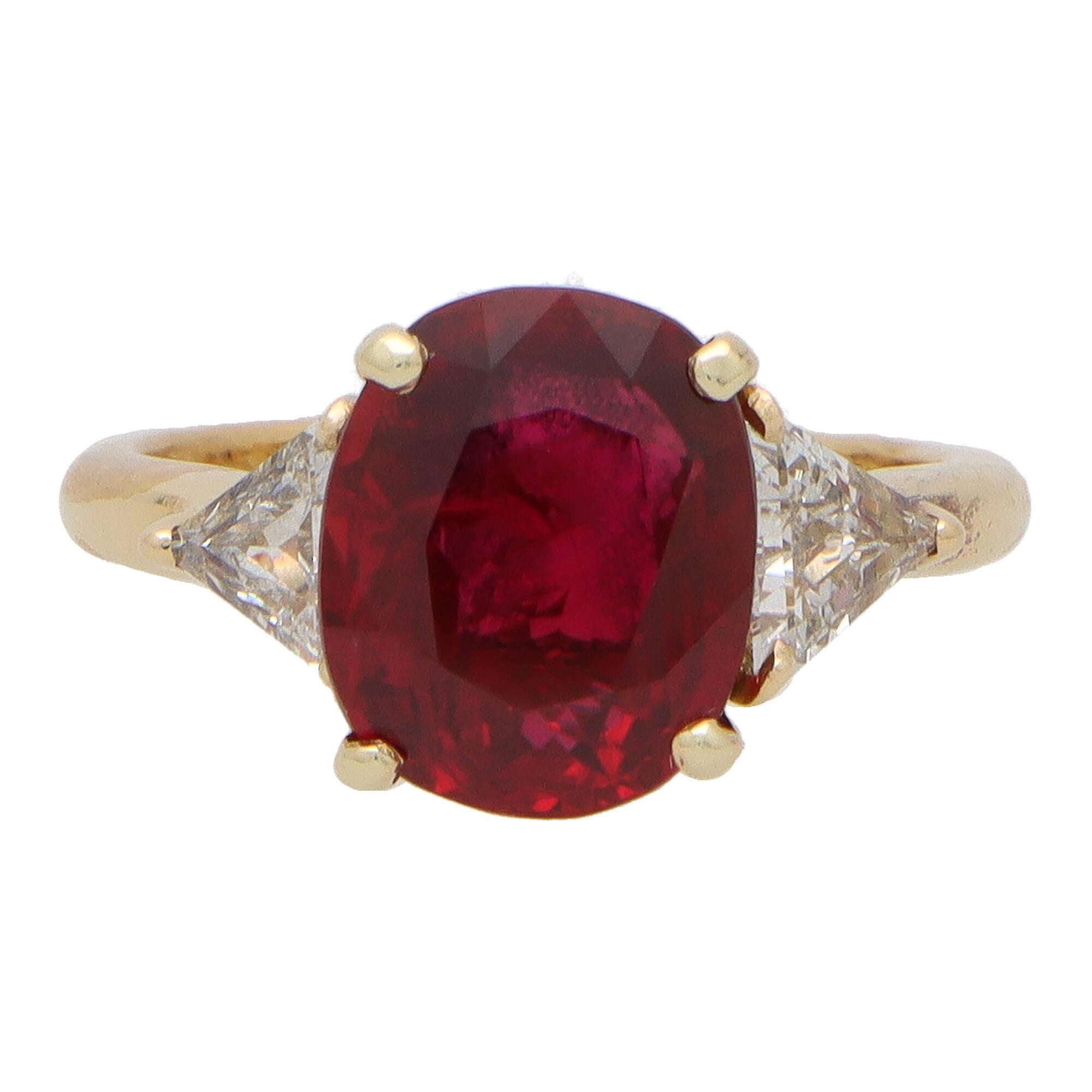  Boucheron-Ring aus 18 Karat Gelbgold mit Rubin und Diamant (Ovalschliff) im Angebot