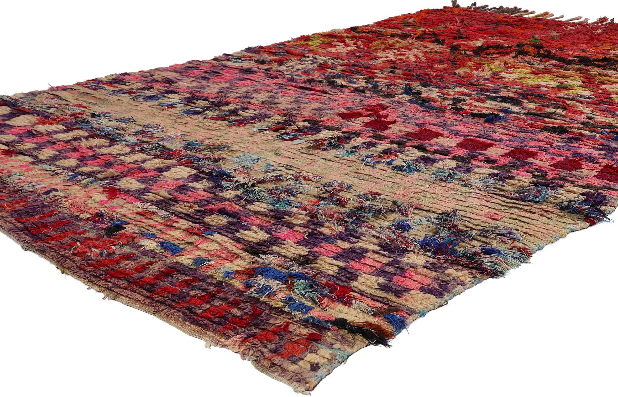 21816 Tapis Marocain Vintage Boucherouite Boujad, 05'00 x 08'05. Célébrez l'esprit vibrant des tapis Boujad Boucherouite, originaires de la ville animée de Boujad dans la région de Khouribga. Ces tapis marocains sont appréciés pour leurs designs