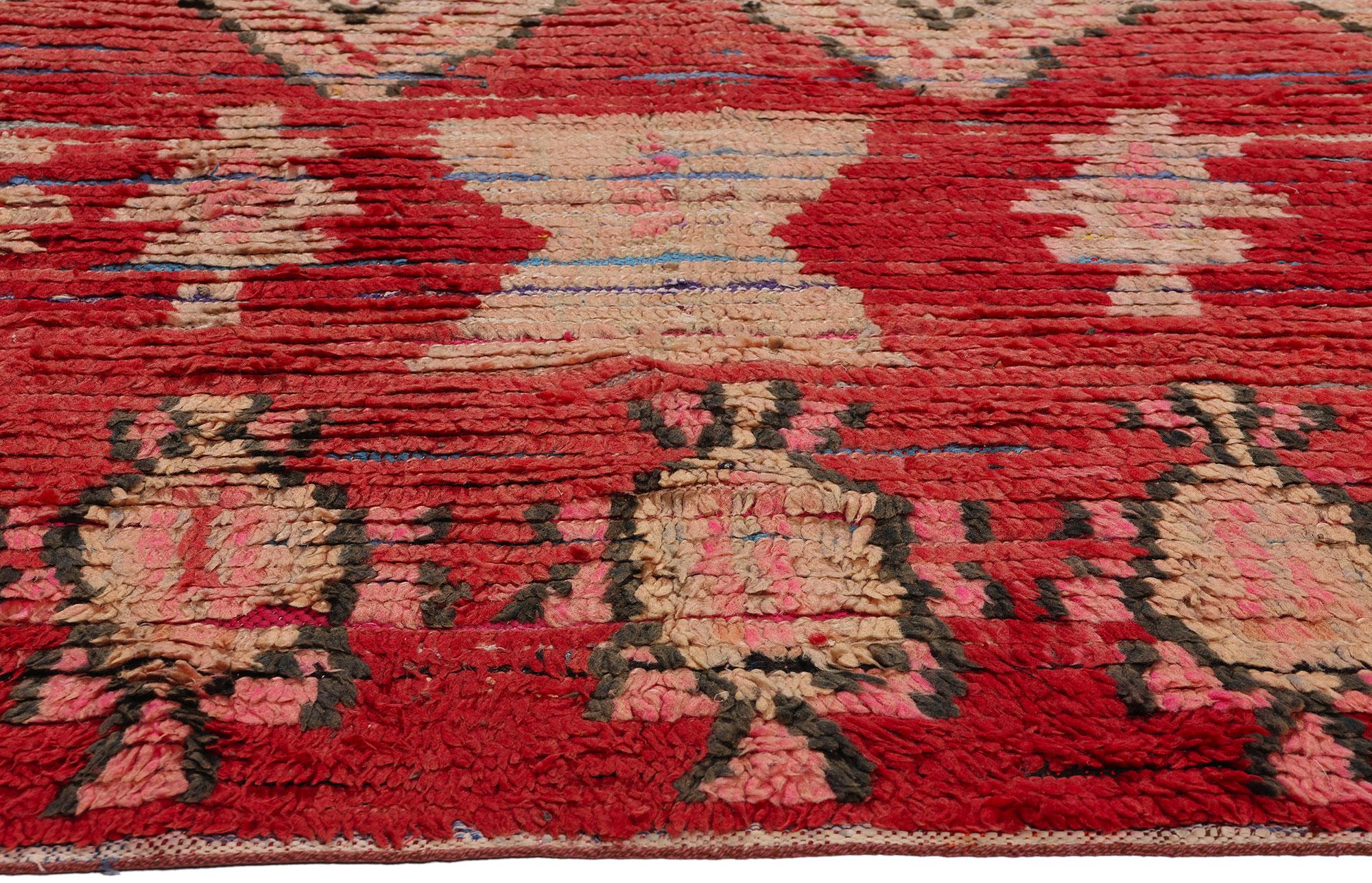 Marokkanischer Boucherouit-Boujad- Rag-Teppich im Vintage-Stil, Nachhaltigkeit trifft auf Cozy Nomad (Handgeknüpft) im Angebot