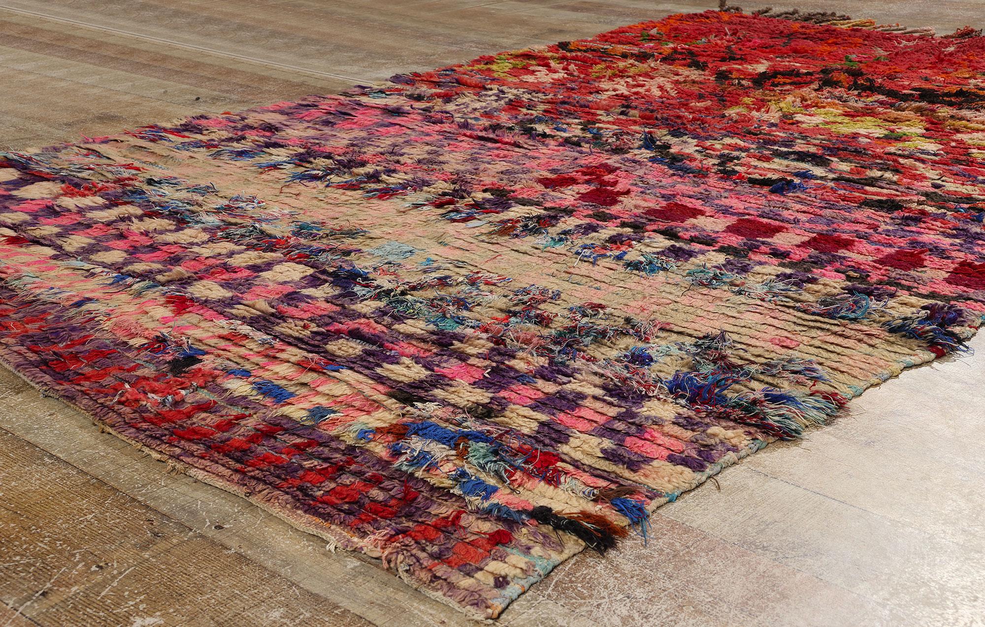 Marokkanischer Boucherouit-Boujad- Rag-Teppich im Vintage-Stil, Nachhaltigkeit trifft auf Cozy Nomad (20. Jahrhundert) im Angebot