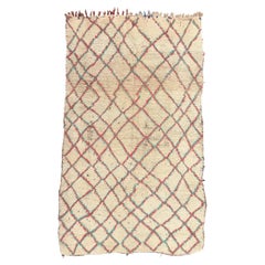 Marokkanischer Boucherouit- Rag-Teppich im Vintage-Stil, Stammeskunst-Enchantment Meets Rugged Beauty
