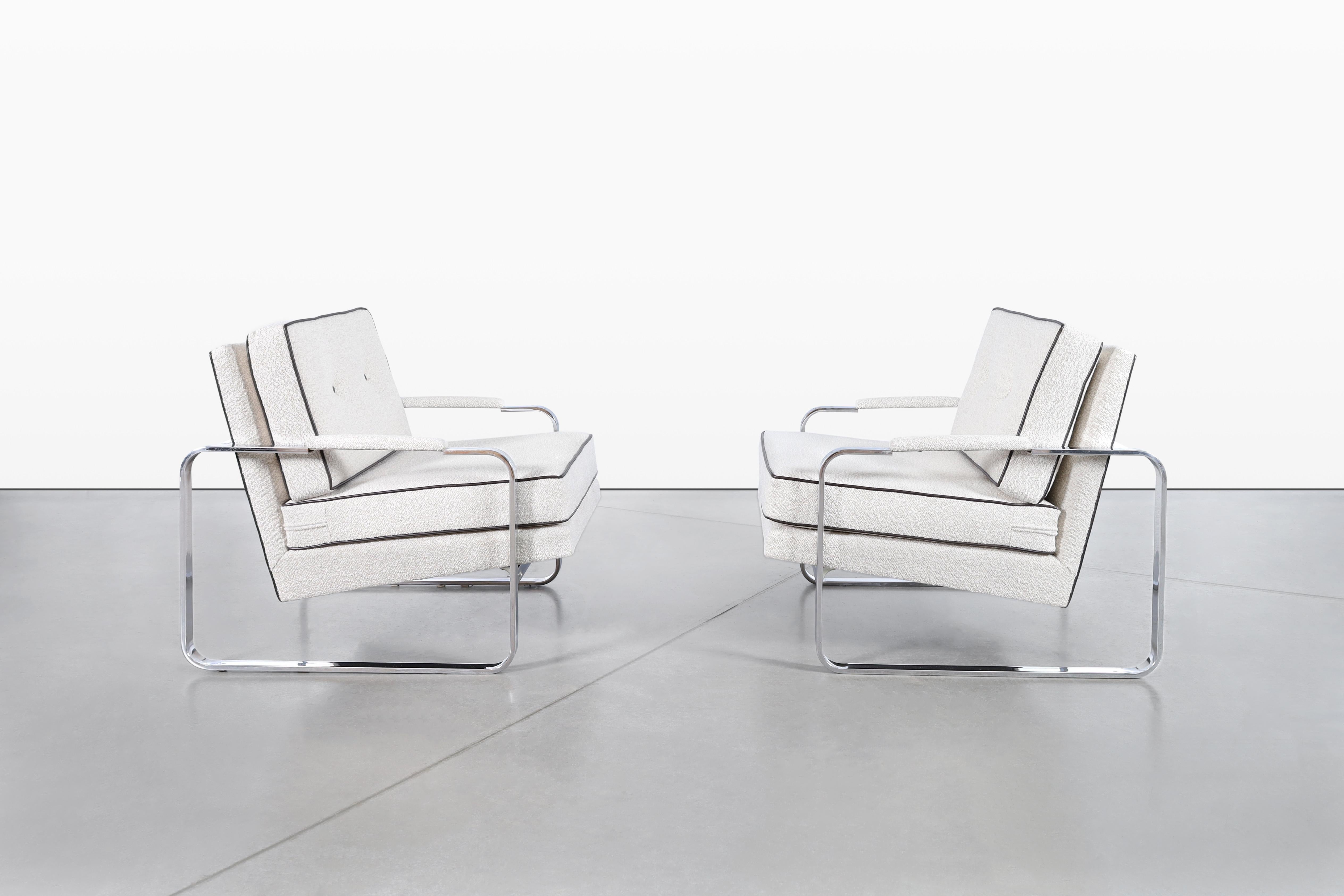 Americano Sedie da salotto in bouclé e cromo d'epoca attribuite a Milo Baughman in vendita