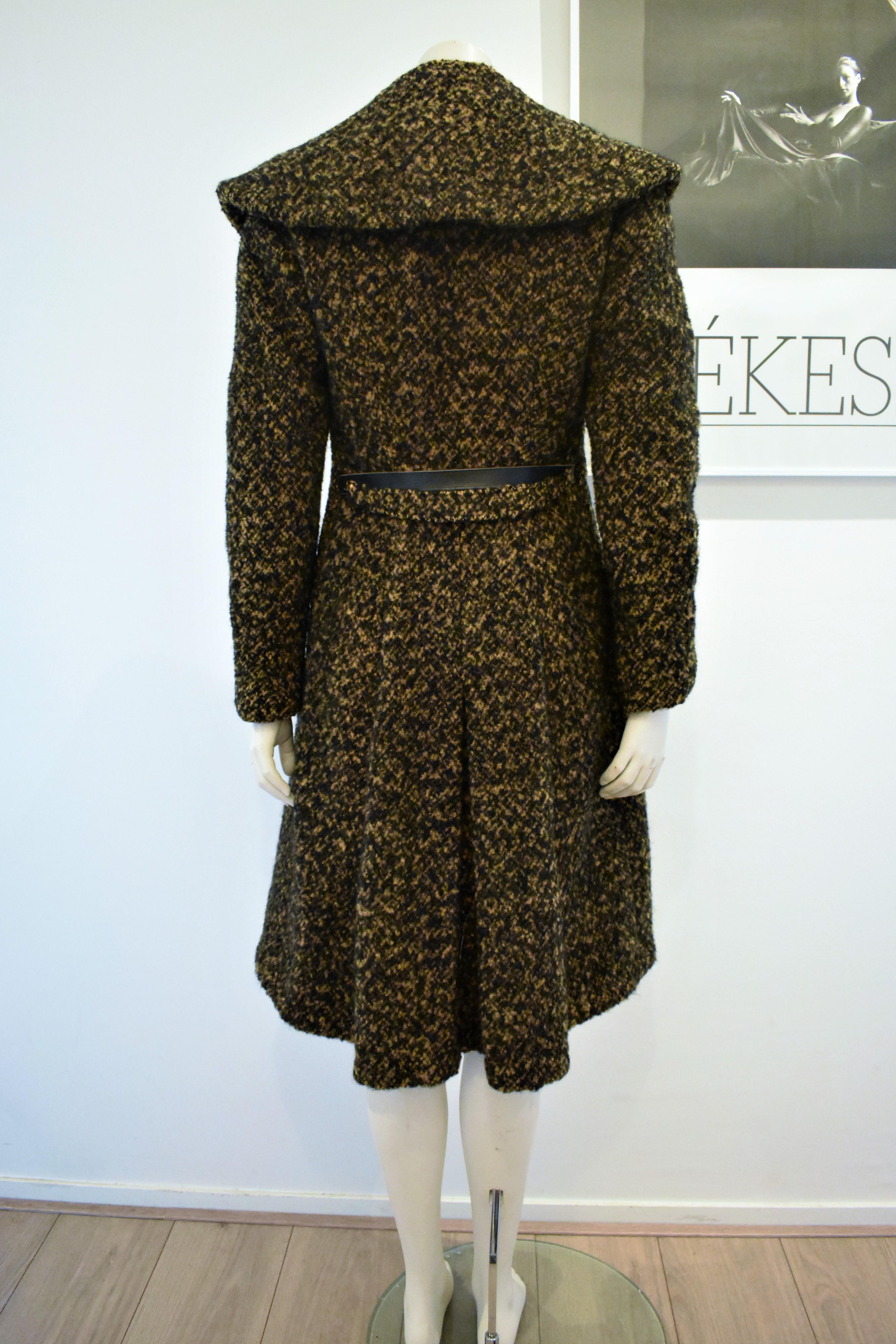 Vintage Boucle Wool 'New Look' Coat In Good Condition For Sale In Amsterdam, NL