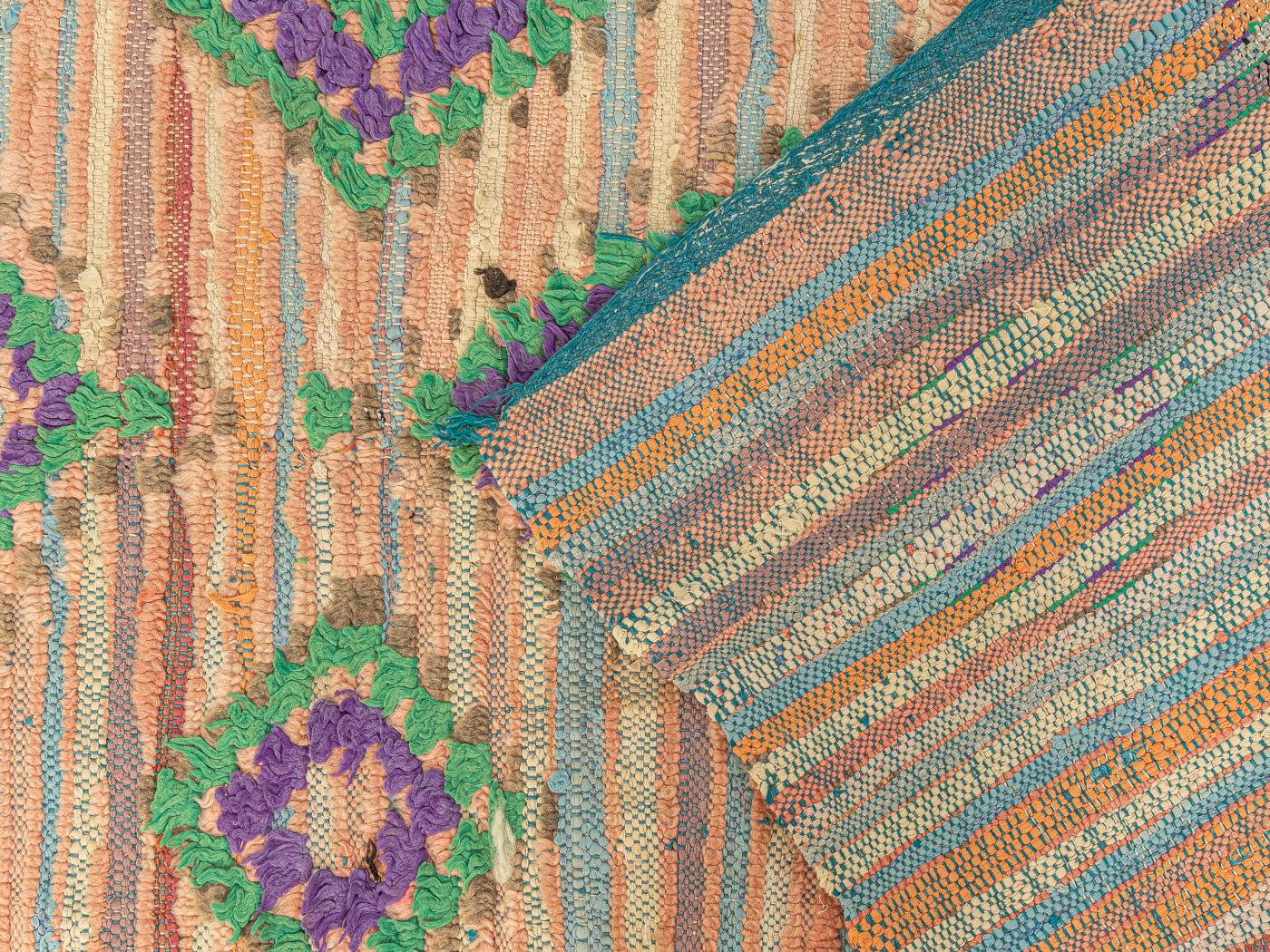 Tessuto a mano Tappeto berbero vintage Boujad, marocchino delle montagne del Medio Atlante, arancione, verde e viola in vendita