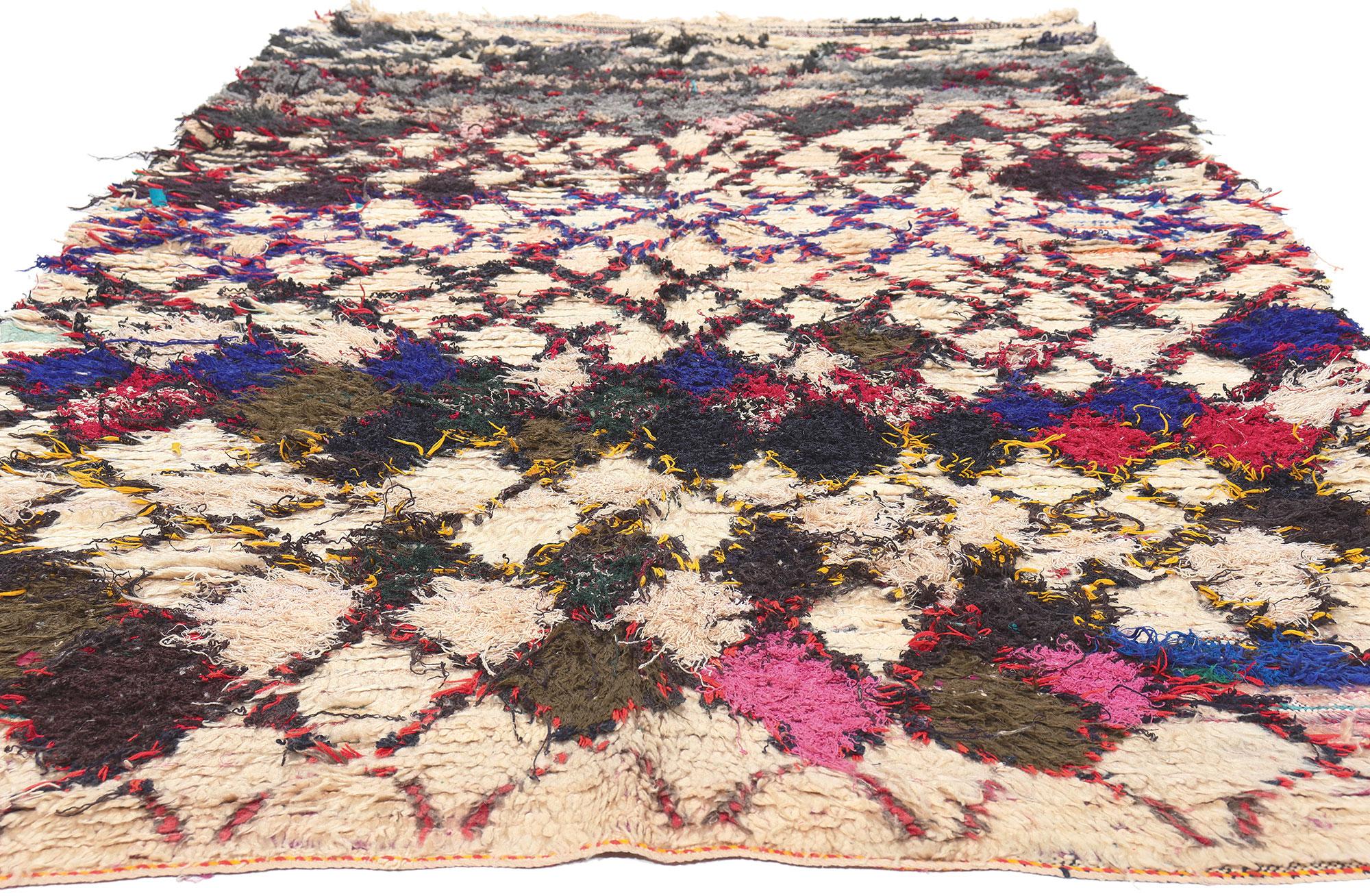 Boujad Marokkanischer Rag-Teppich, Bohemian Chic Meets Stammeskunst, Vintage (Wolle) im Angebot
