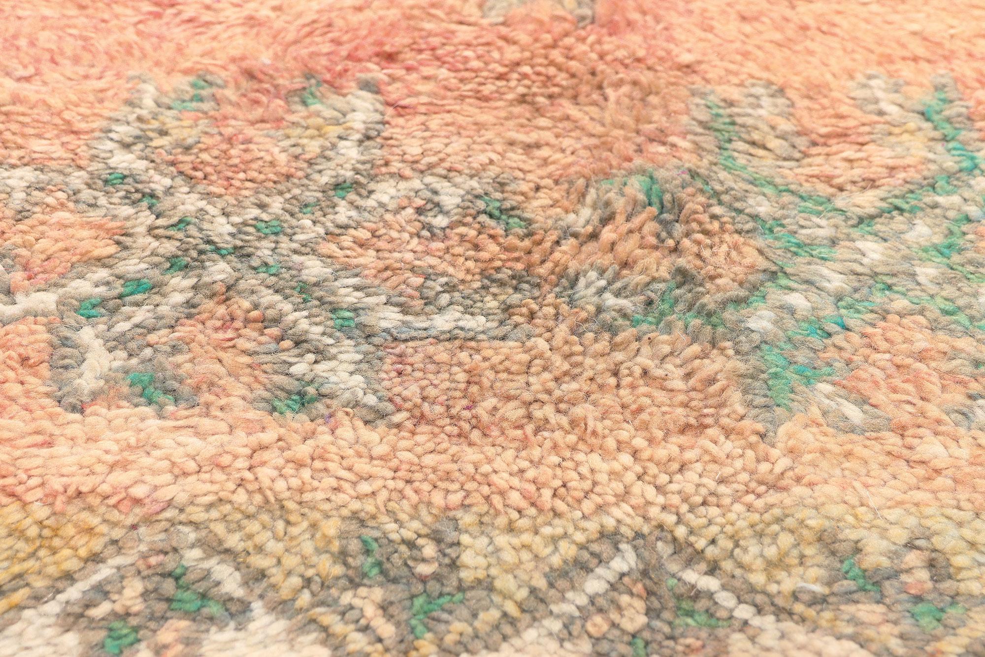 Noué à la main Tapis marocain vintage Boujad, le design biophilique rencontre l'Elegance du soleil en vente