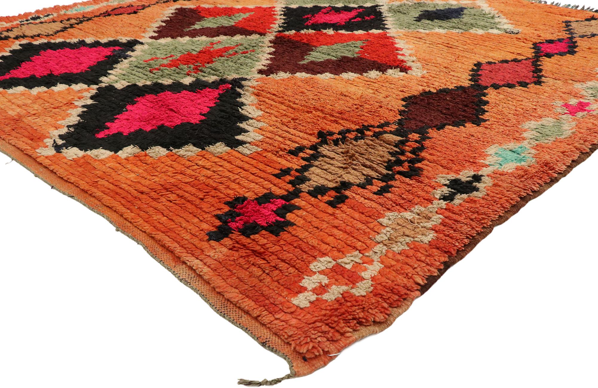 Marokkanischer Boujad-Teppich im Vintage-Stil, Bohemian Chic Meets Tribal Allure, Boujad im Zustand „Gut“ im Angebot in Dallas, TX