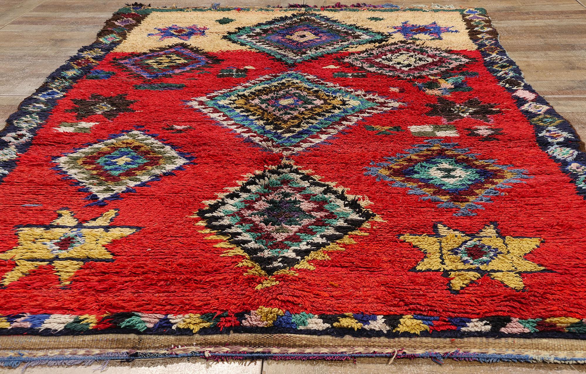 Marokkanischer Boujad-Teppich im Vintage-Stil, Bohemian Chic Meets Tribal Allure, Boujad im Angebot 1