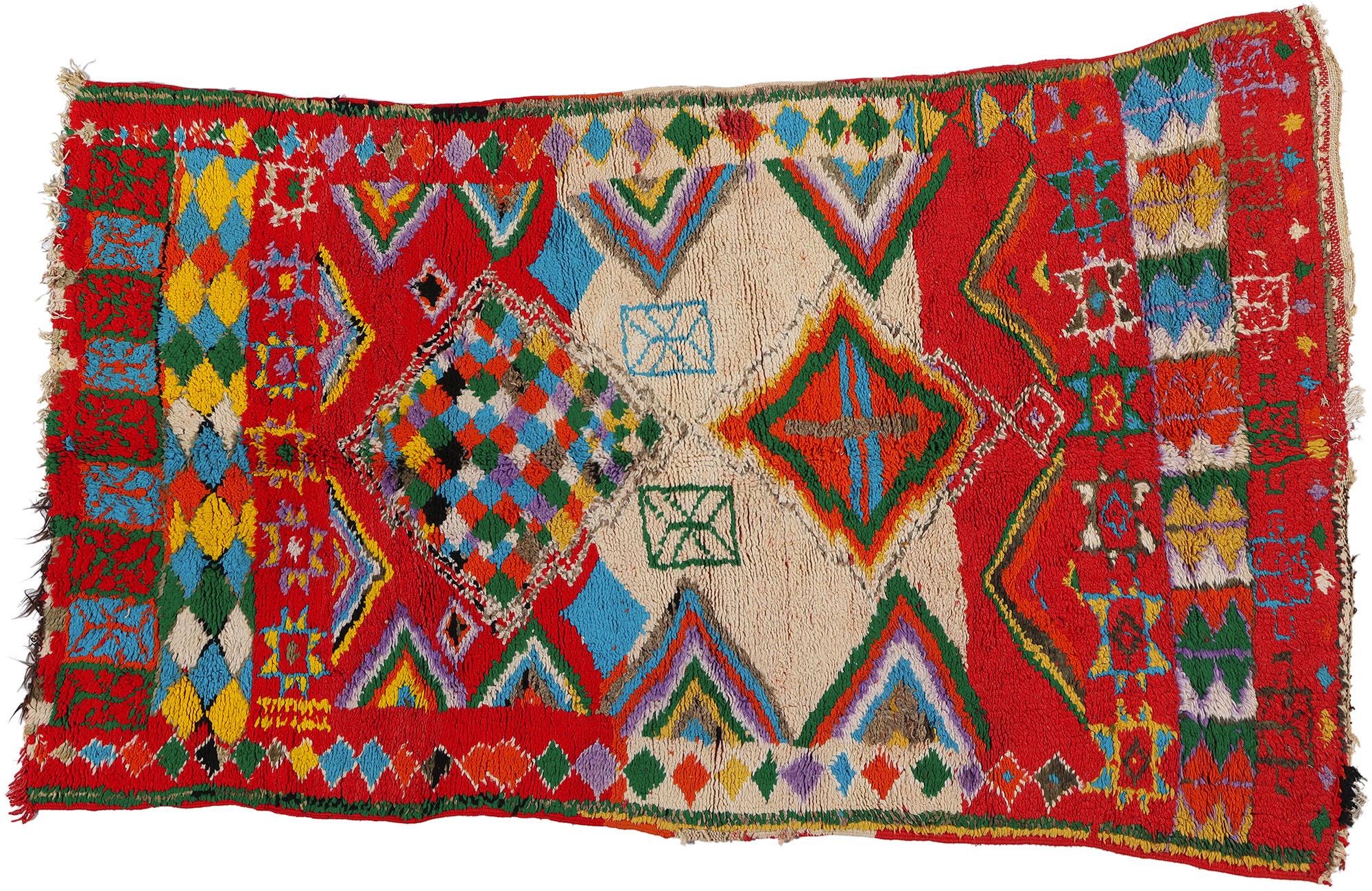 Marokkanischer Boujad-Teppich im Vintage-Stil, Bohemian Chic Meets Stammeskunst-Enchantment im Angebot 3