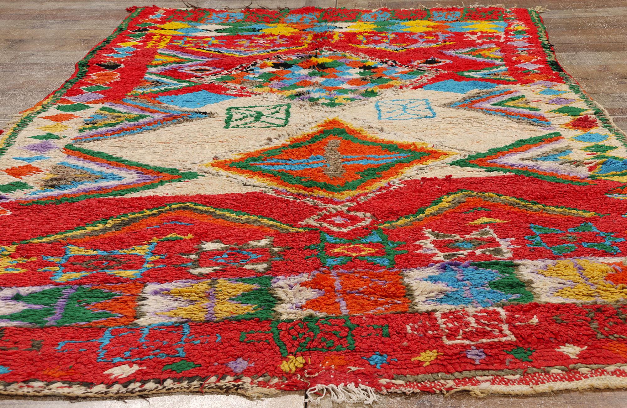 Marokkanischer Boujad-Teppich im Vintage-Stil, Bohemian Chic Meets Stammeskunst-Enchantment im Angebot 1