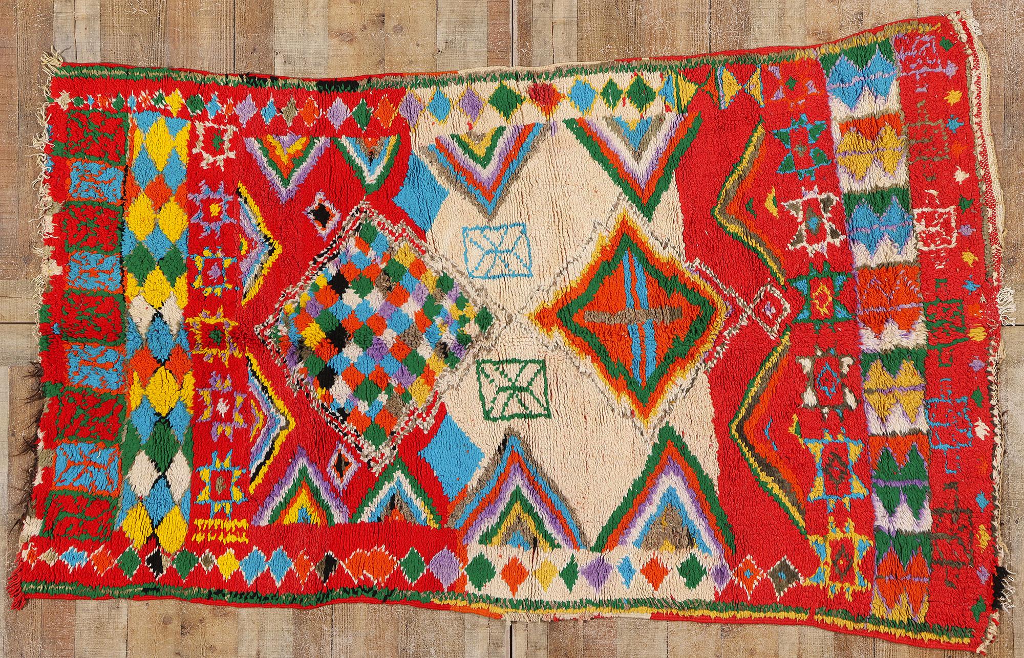 Marokkanischer Boujad-Teppich im Vintage-Stil, Bohemian Chic Meets Stammeskunst-Enchantment im Angebot 2