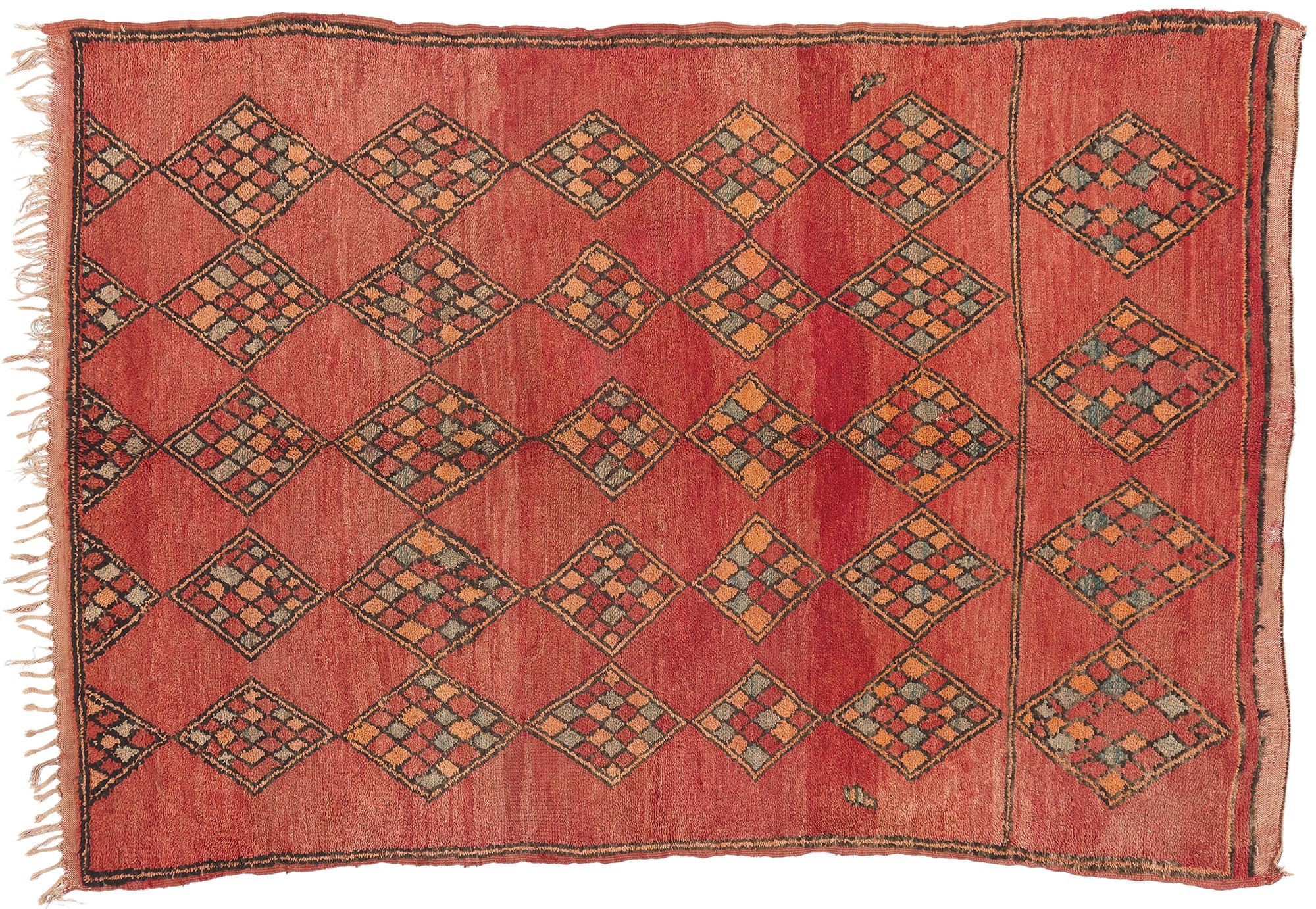 Marokkanischer Boujad-Teppich im Vintage-Stil, Boho Chic Meets Stammeskunst-Enchantment im Angebot 4