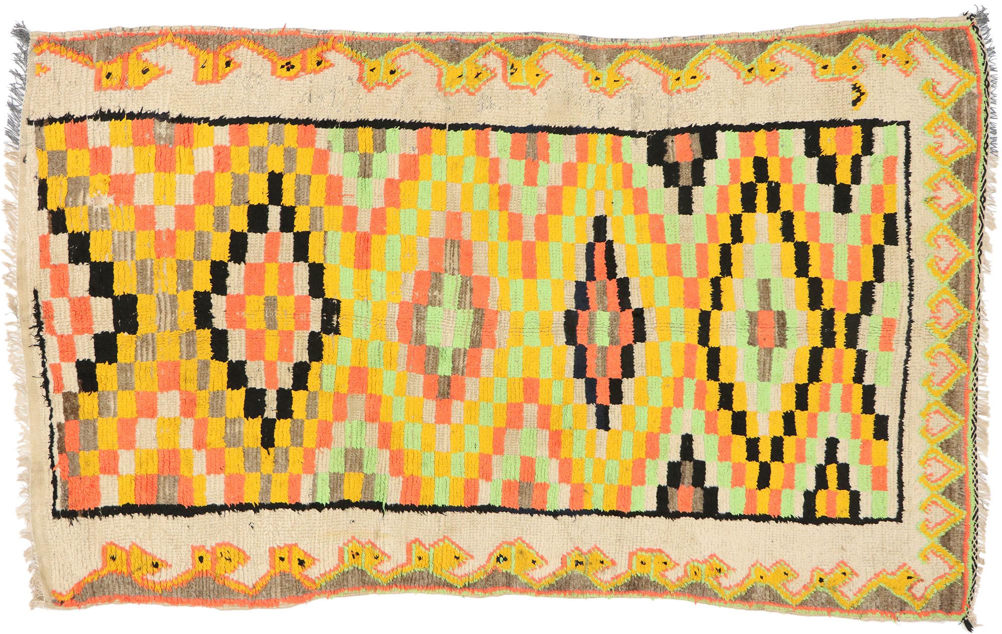 Marokkanischer Boujad-Teppich im Vintage-Stil, Mid-Century Boho Meets Stammeskunst-Enchantment im Angebot 3