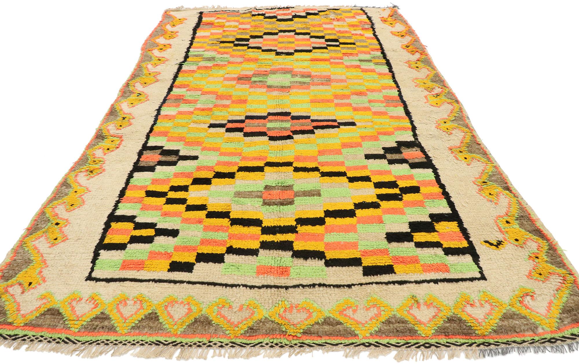 Marokkanischer Boujad-Teppich im Vintage-Stil, Mid-Century Boho Meets Stammeskunst-Enchantment (Böhmisch) im Angebot