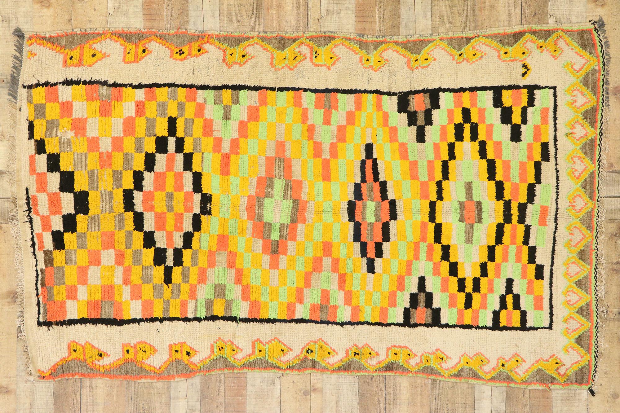 Marokkanischer Boujad-Teppich im Vintage-Stil, Mid-Century Boho Meets Stammeskunst-Enchantment im Angebot 2