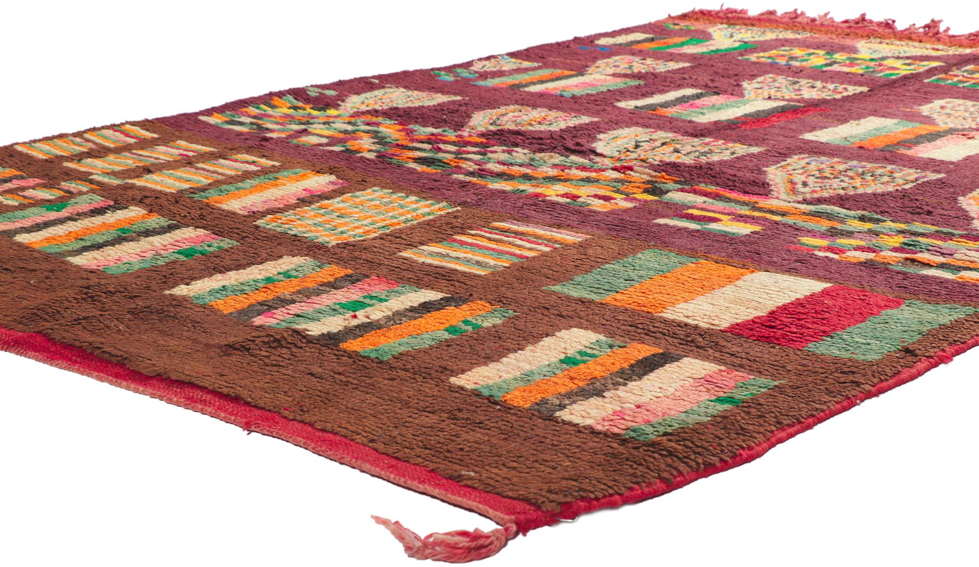20309 Vintage Boujad Marokkanischer Teppich mit Bauhaus-Stil, 05'03 x 07'06. Die aus der marokkanischen Region Boujad stammenden Boujad-Teppiche sind mehr als nur Bodenbeläge; sie sind exquisite handgewebte Meisterwerke, die das lebendige