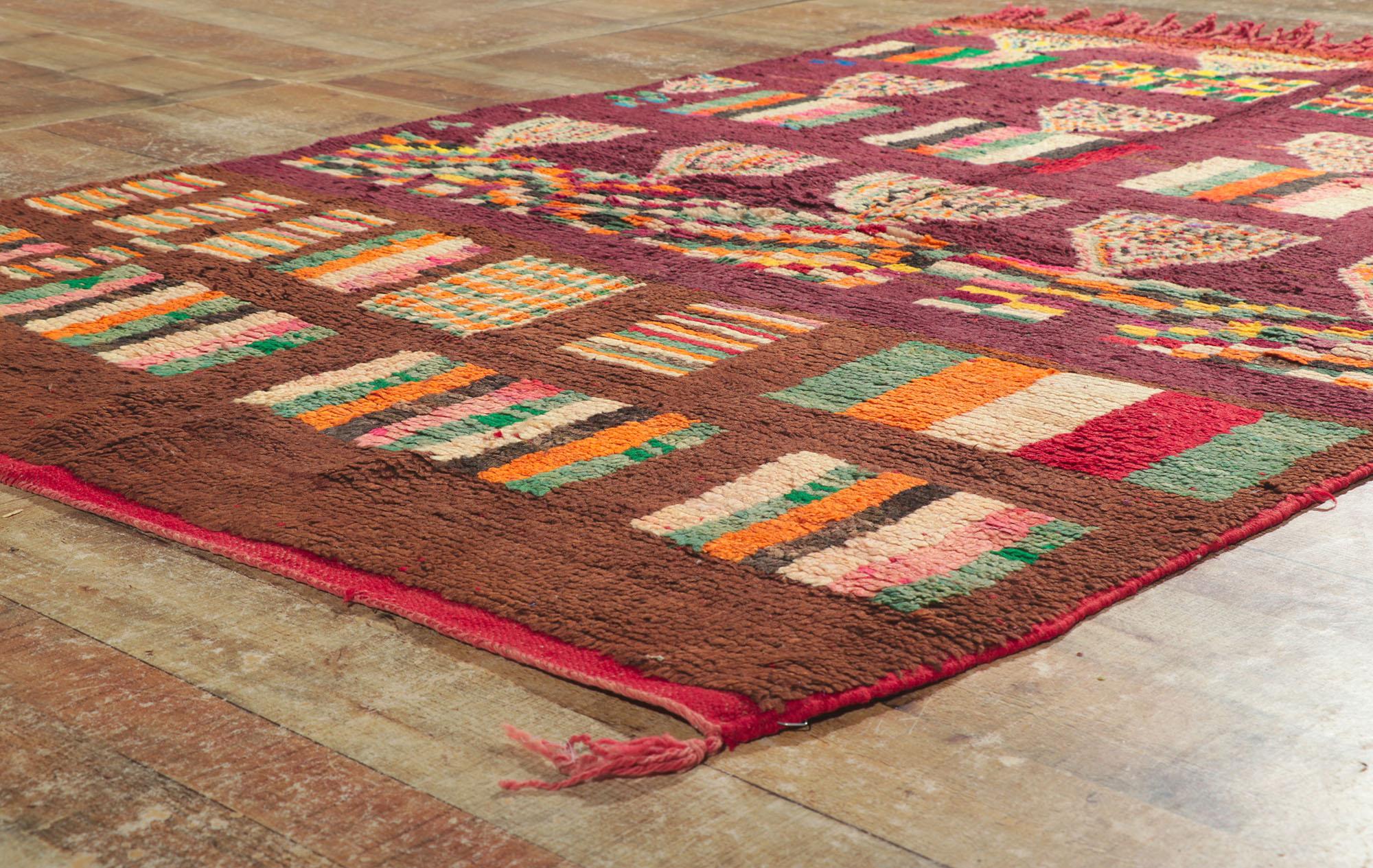 Marokkanischer Boujad-Teppich im Vintage-Stil, Stammeskunst-Enchantment Meets Boho Chic (20. Jahrhundert) im Angebot