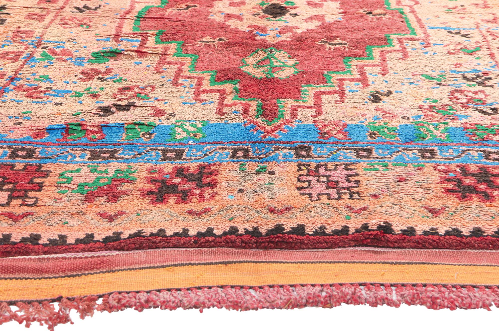 Marokkanischer Boujad-Teppich im Vintage-Stil, Stammeskunst-Enchantment Meets Boho Chic Jungalow (20. Jahrhundert) im Angebot