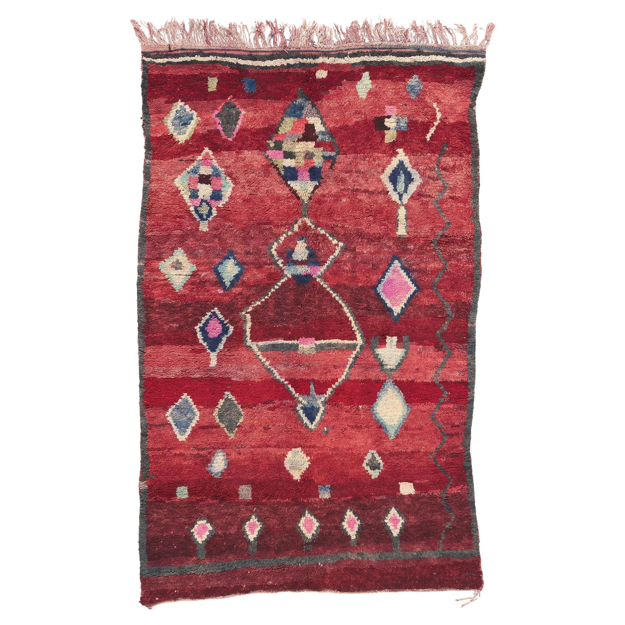 Marokkanischer Boujad-Teppich im Vintage-Stil, Stammeskunst-Enchantment Meets Cozy Nomad im Angebot