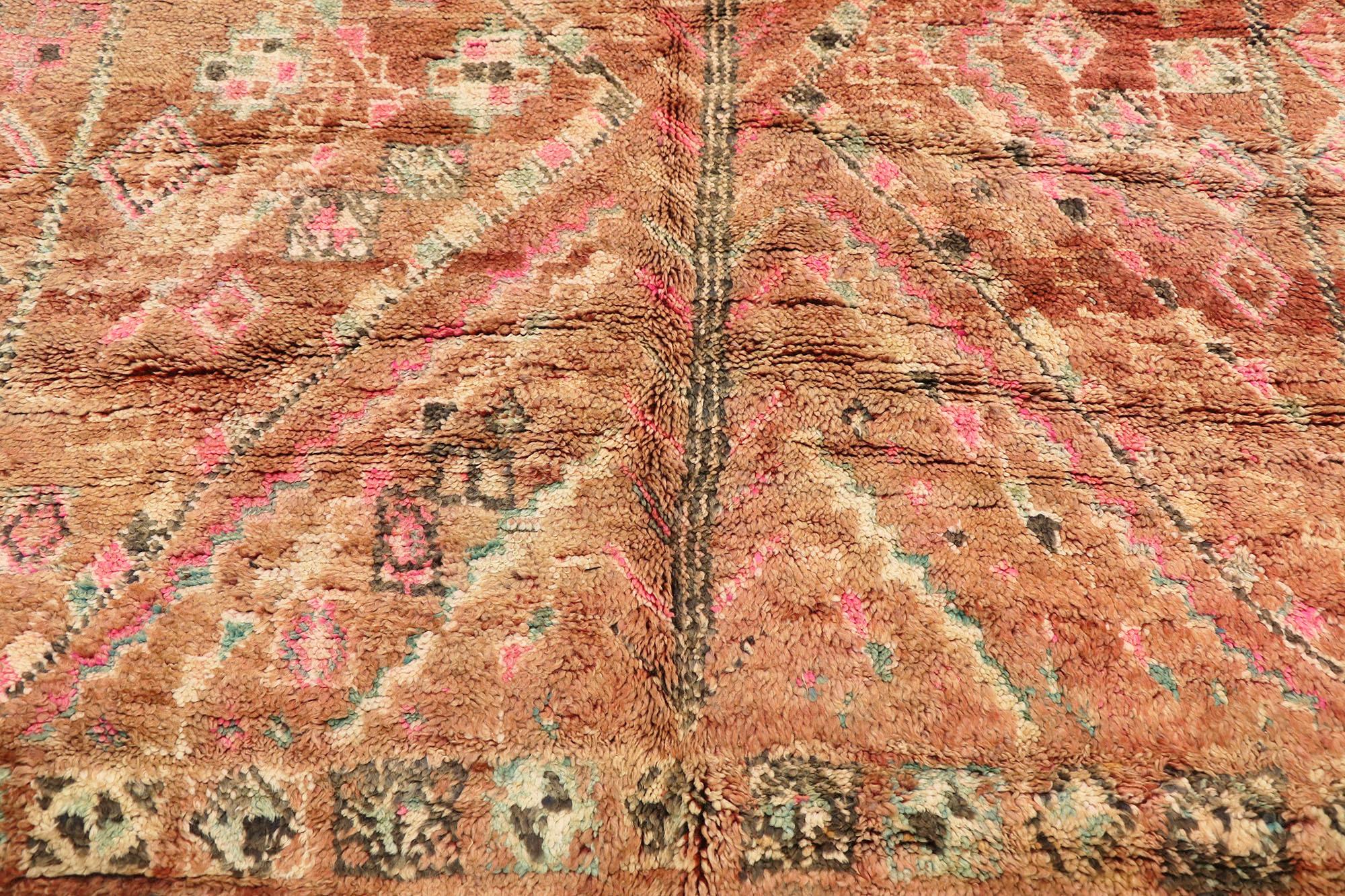 Alfombra bereber marroquí Boujad de los años 70, el encanto tribal se une al boho chic global Marroquí en venta
