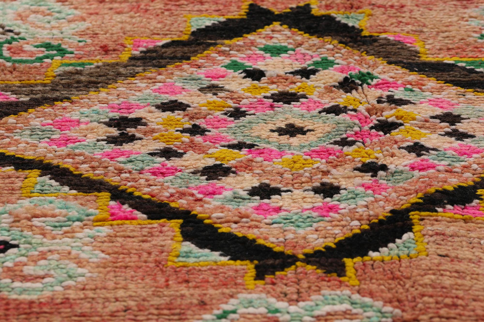 Marokkanischer Boujad-Teppich im Vintage-Stil, Stammeskunst-Enchantment trifft Global Boho-Chic im Zustand „Gut“ im Angebot in Dallas, TX
