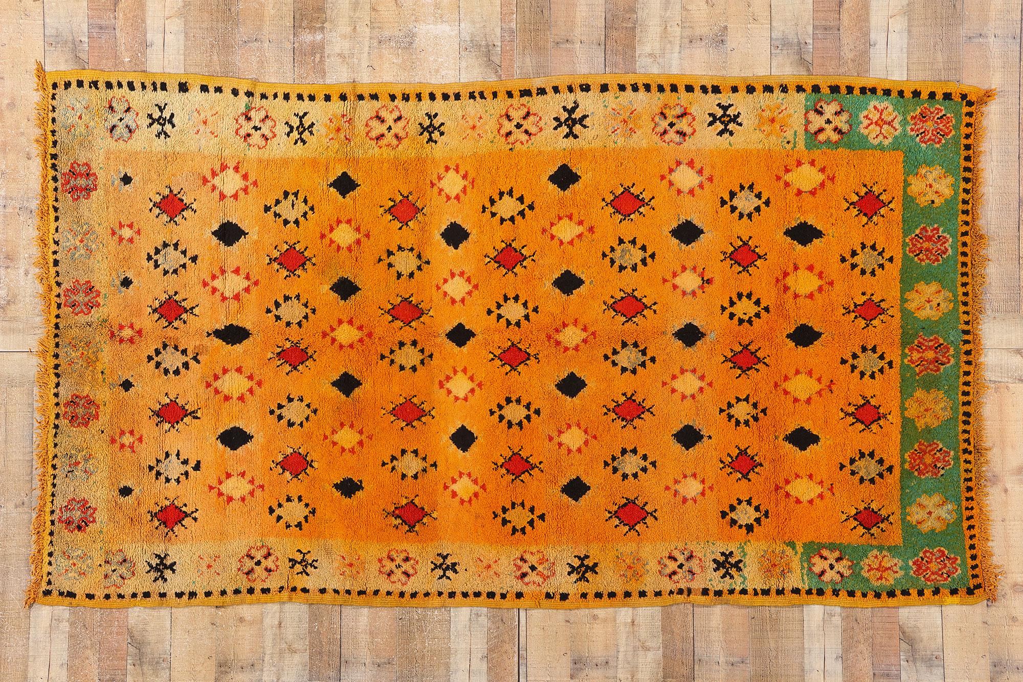 Marokkanischer Boujad-Teppich im Vintage-Stil, Stammeskunst-Enchantment trifft Global Boho-Chic im Angebot 2
