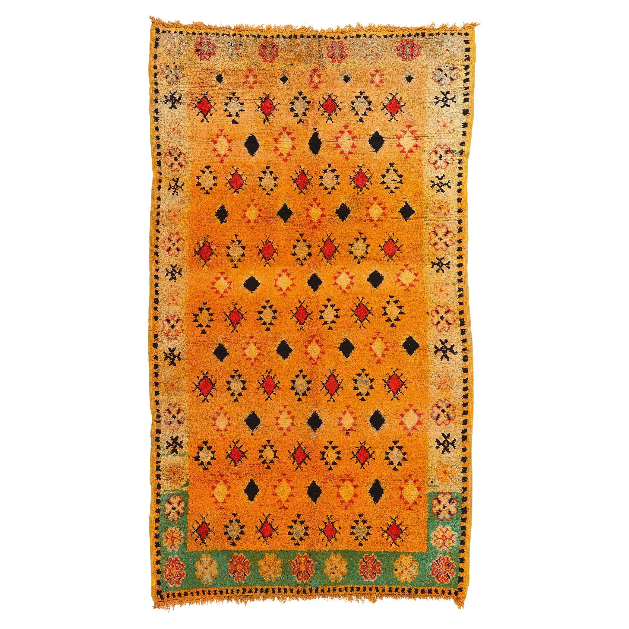 Marokkanischer Boujad-Teppich im Vintage-Stil, Stammeskunst-Enchantment trifft Global Boho-Chic im Angebot