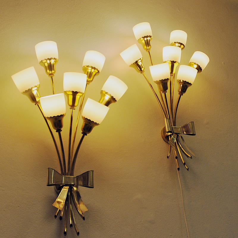Mid-Century Modern Vintage Bouquet Modern Design Brass Wall Lamp Pair from the 1940s For Sale