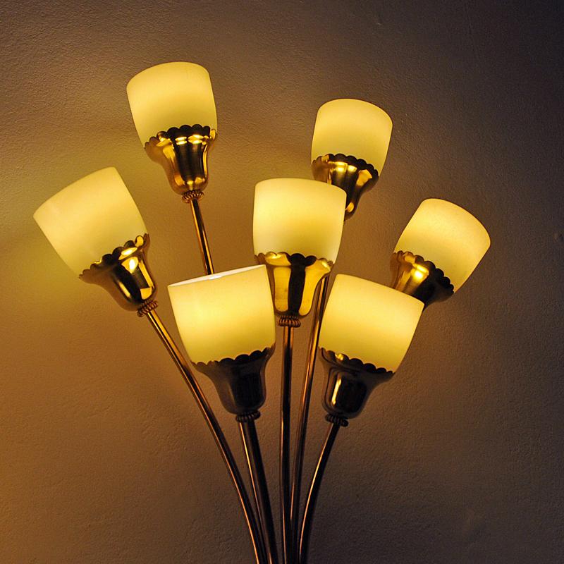 Vintage Bouquet Modern Design Brass Wall Lamp Pair from the 1940s For Sale 1