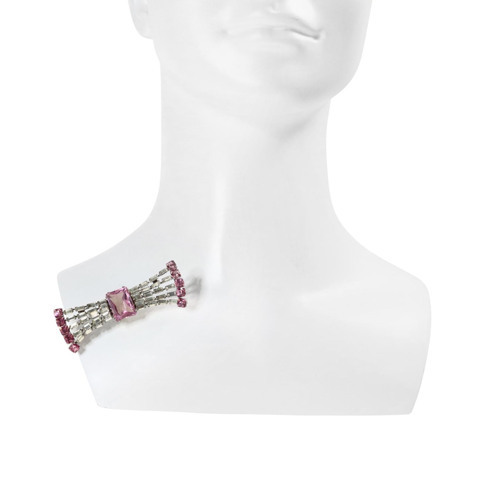Broche  nud vintage avec pierres roses baguettes et carres (annes 1960) Unisexe en vente