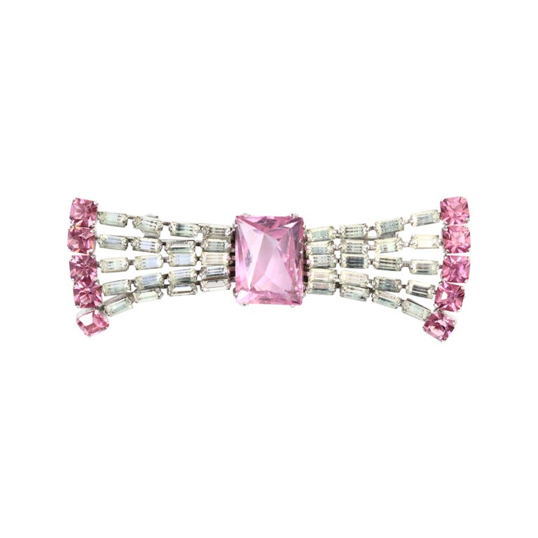 Vintage Bow Brooch with Baguette and Square Pink Stones Circa 1960s For Sale 1
