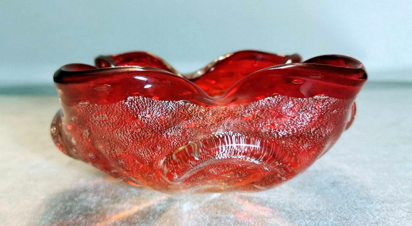 20th Century Vintage Bowl or Ashtray in Red Murano Glass and Gold Spangles