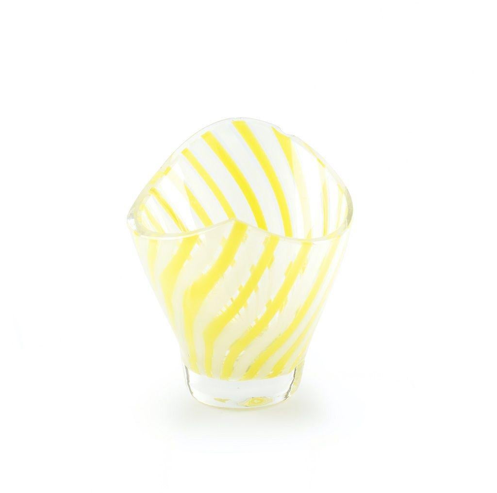 Vintage bowl vase, with white demi-transparent crystal and yellow stripes, realized in Northern Europe in the second half of the 20th century.

Very good conditions except for some chips on the edge.