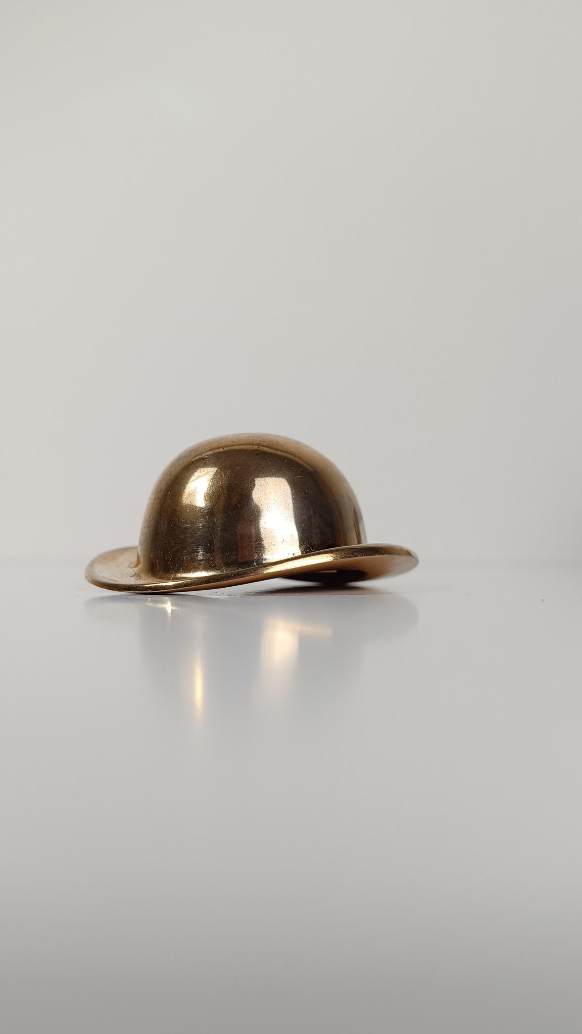 Vintage Bowler / Derby Hut Flaschenöffner in schweren massivem vergoldetem Messing, 70er Jahre im Angebot 5