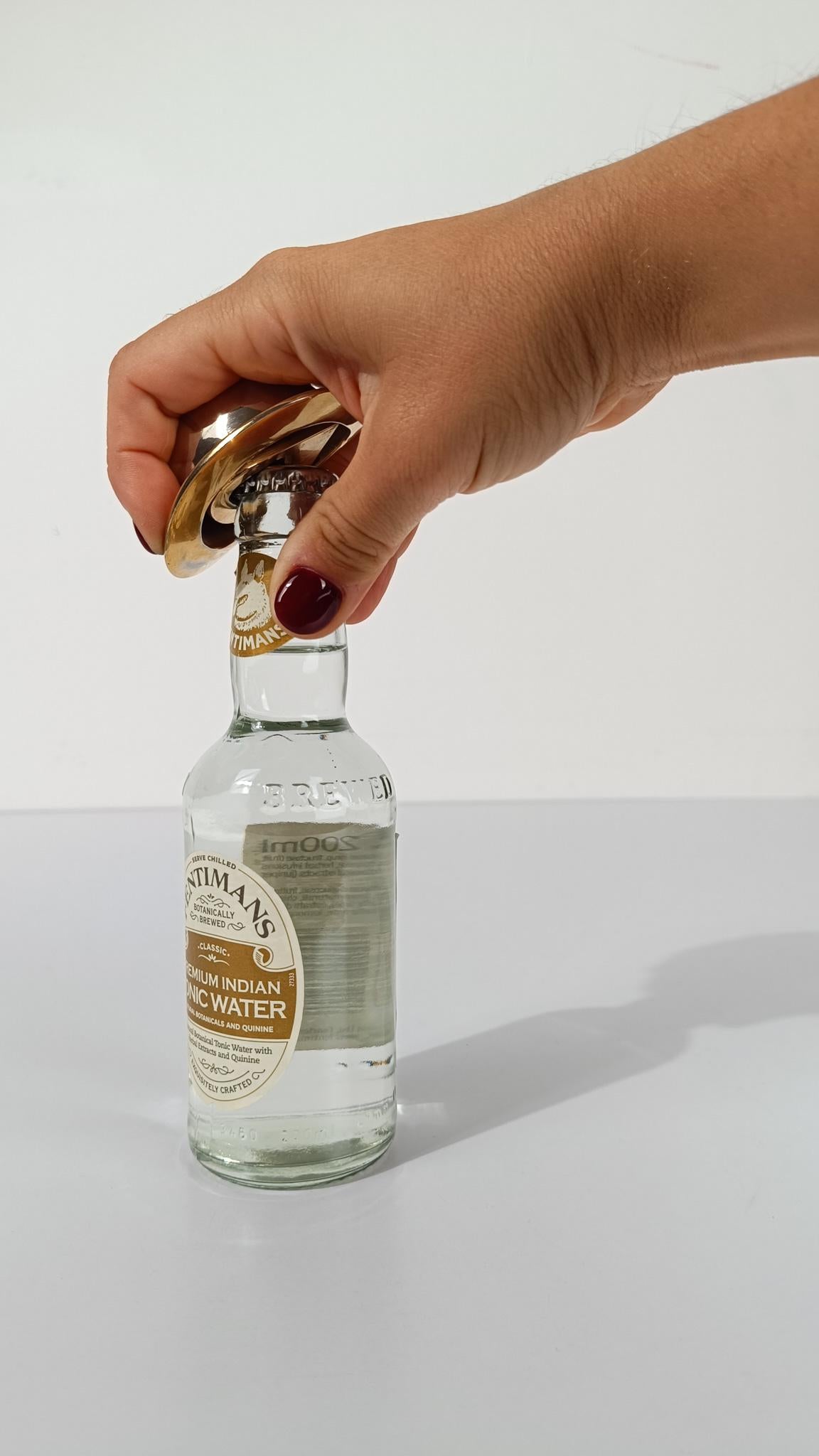 Vintage Bowler / Derby Hut Flaschenöffner in schweren massivem vergoldetem Messing, 70er Jahre im Zustand „Gut“ im Angebot in Roma, IT