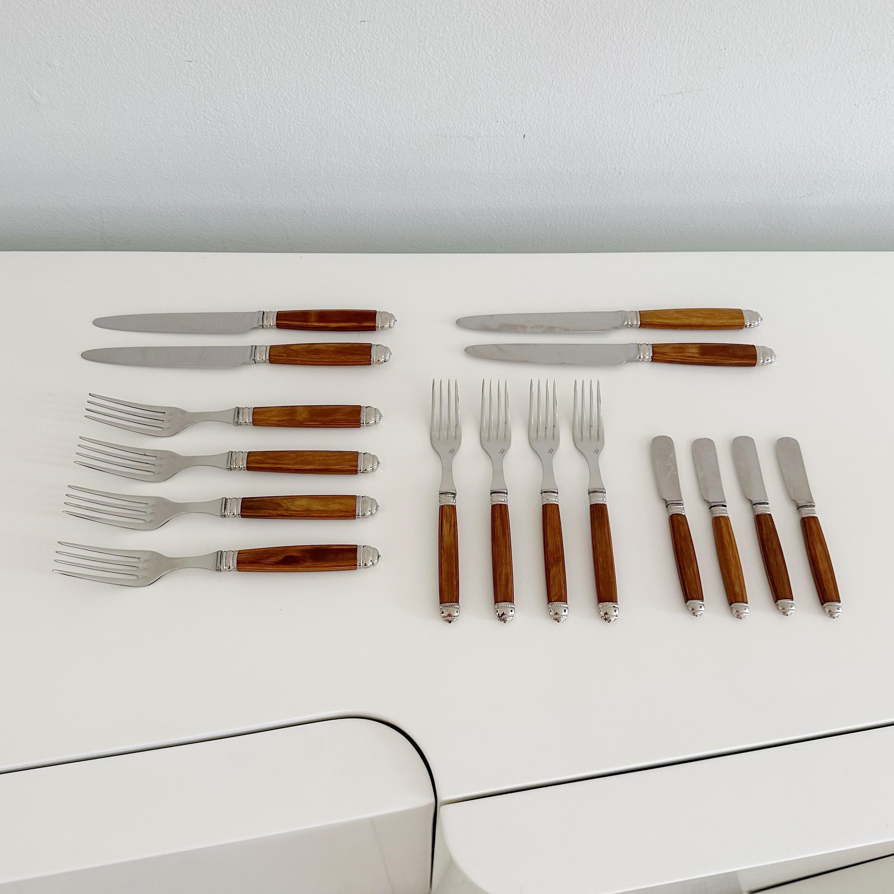 Français Service de couverts vintage de 16 pièces par Scof, motif 
