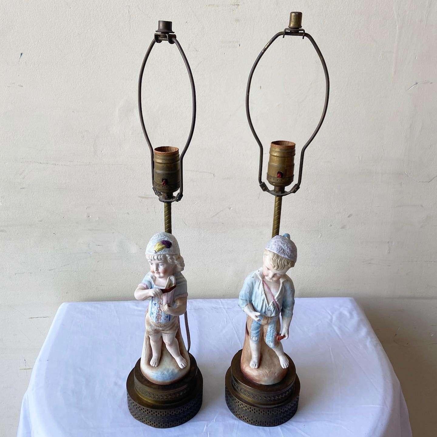 Vintage Junge und Mädchen Figur Tischlampen (Mitte des 20. Jahrhunderts) im Angebot