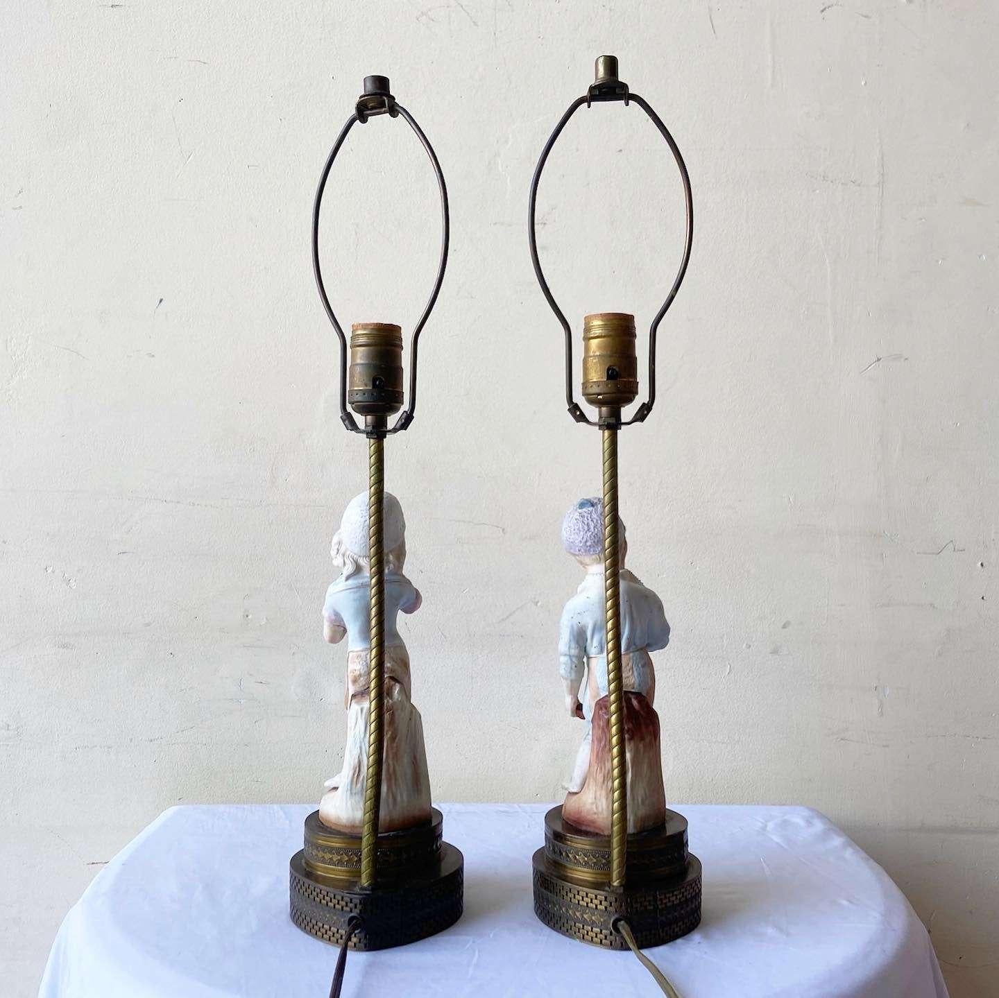 Vintage Junge und Mädchen Figur Tischlampen (Messing) im Angebot