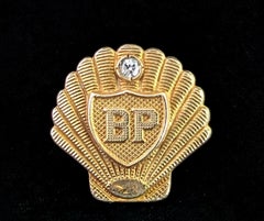 Spilla vintage BP Shell in oro 9k con diamanti, spilla da bavero