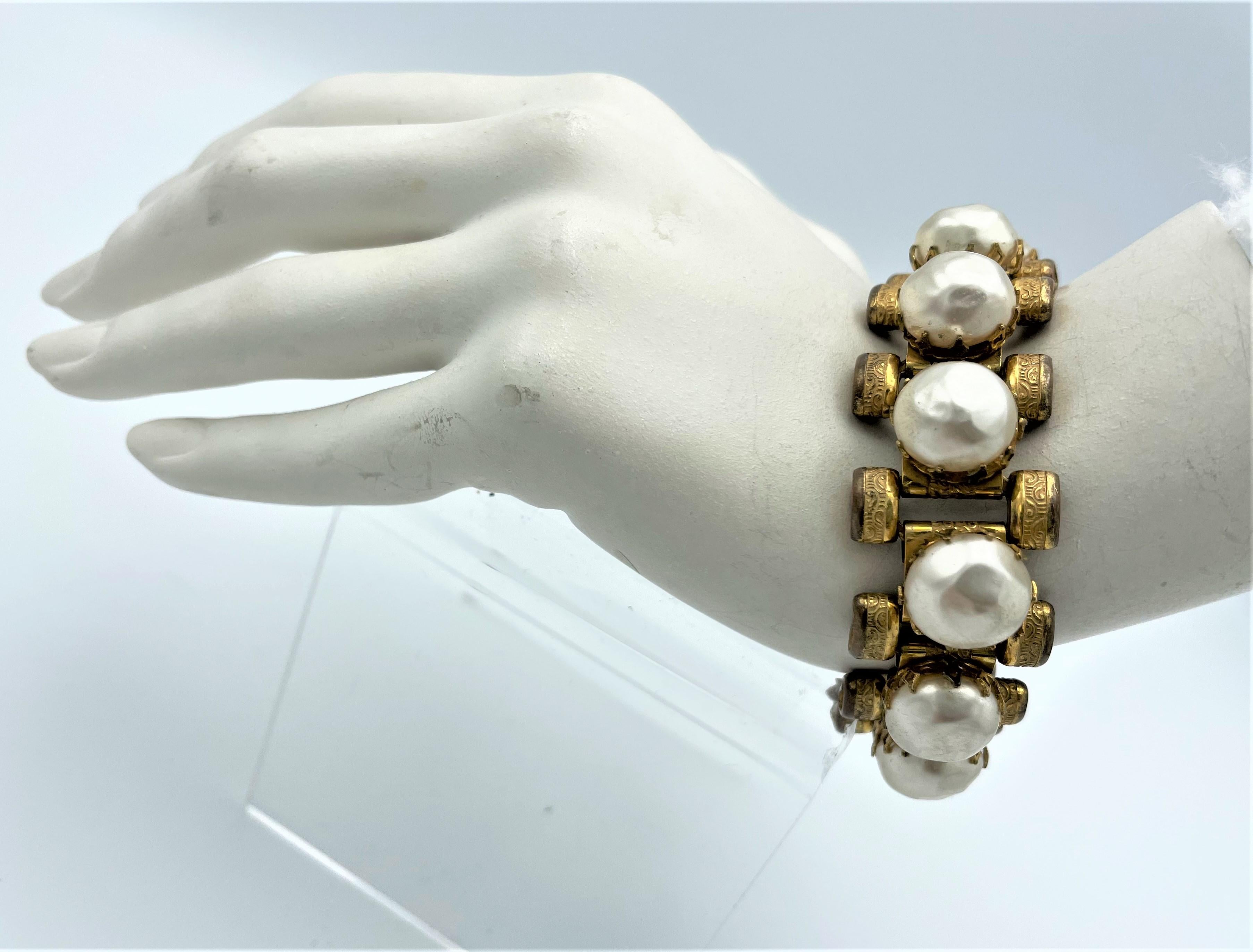 Vintage bracelet by Miriam Haskell USA, large false baroque pearls, 1950s  For Sale 3