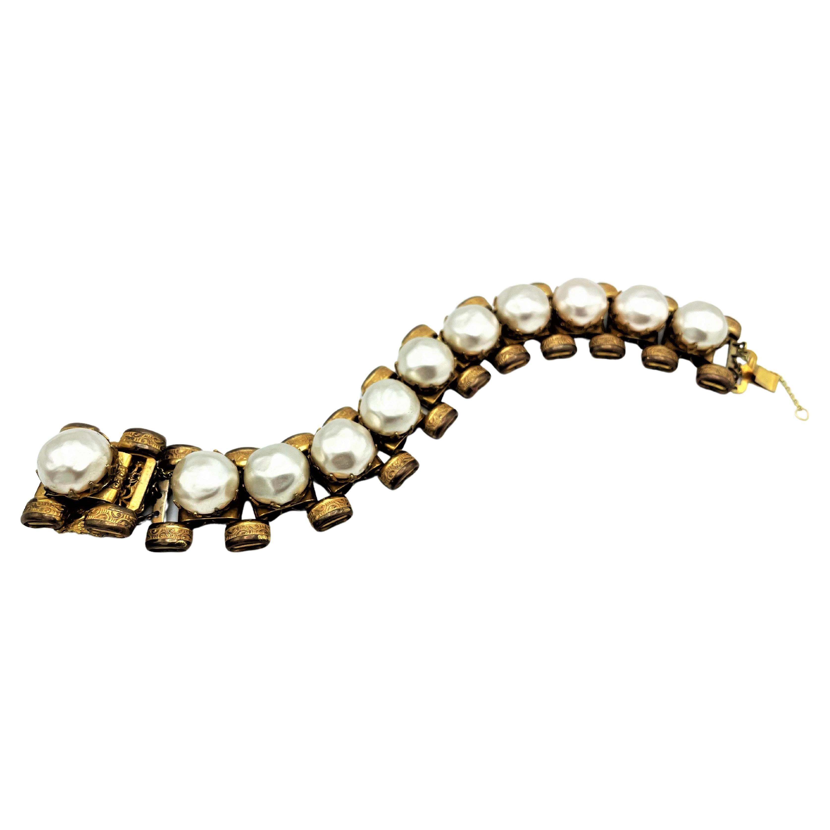 Moderne Bracelet vintage par Miriam Haskell USA, grosses perles fausses baroques, années 1950  en vente