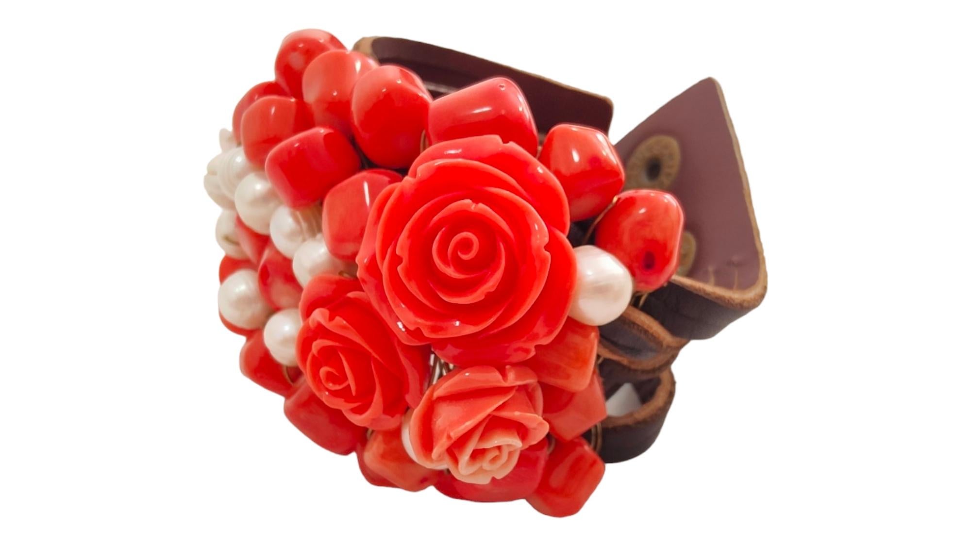 Vintage-Armband aus geschnitzter roter Koralle und Perlenperlen im Angebot 7
