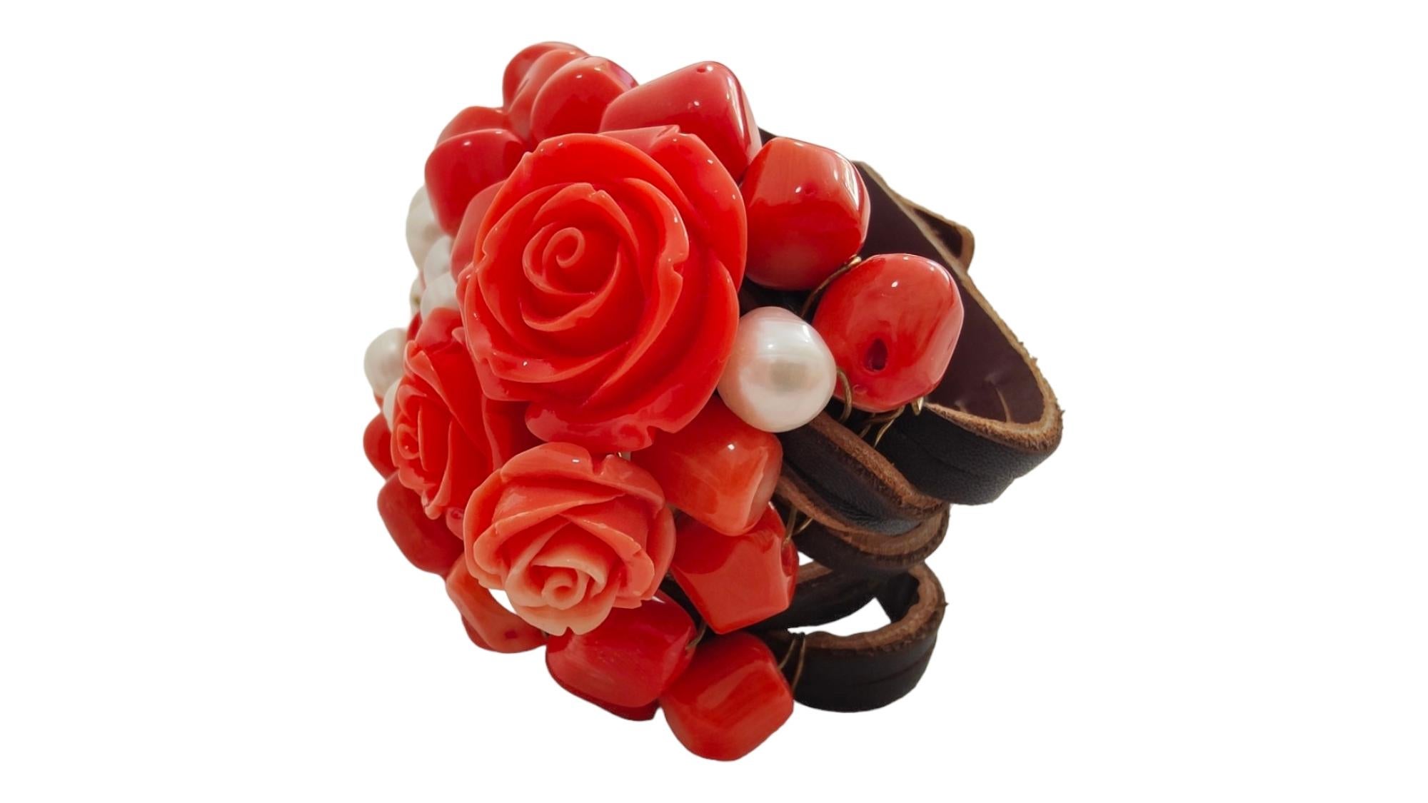 Mid-20th Century Vintage Bracelet In Carved Red Coral And pearl Beads For Sale