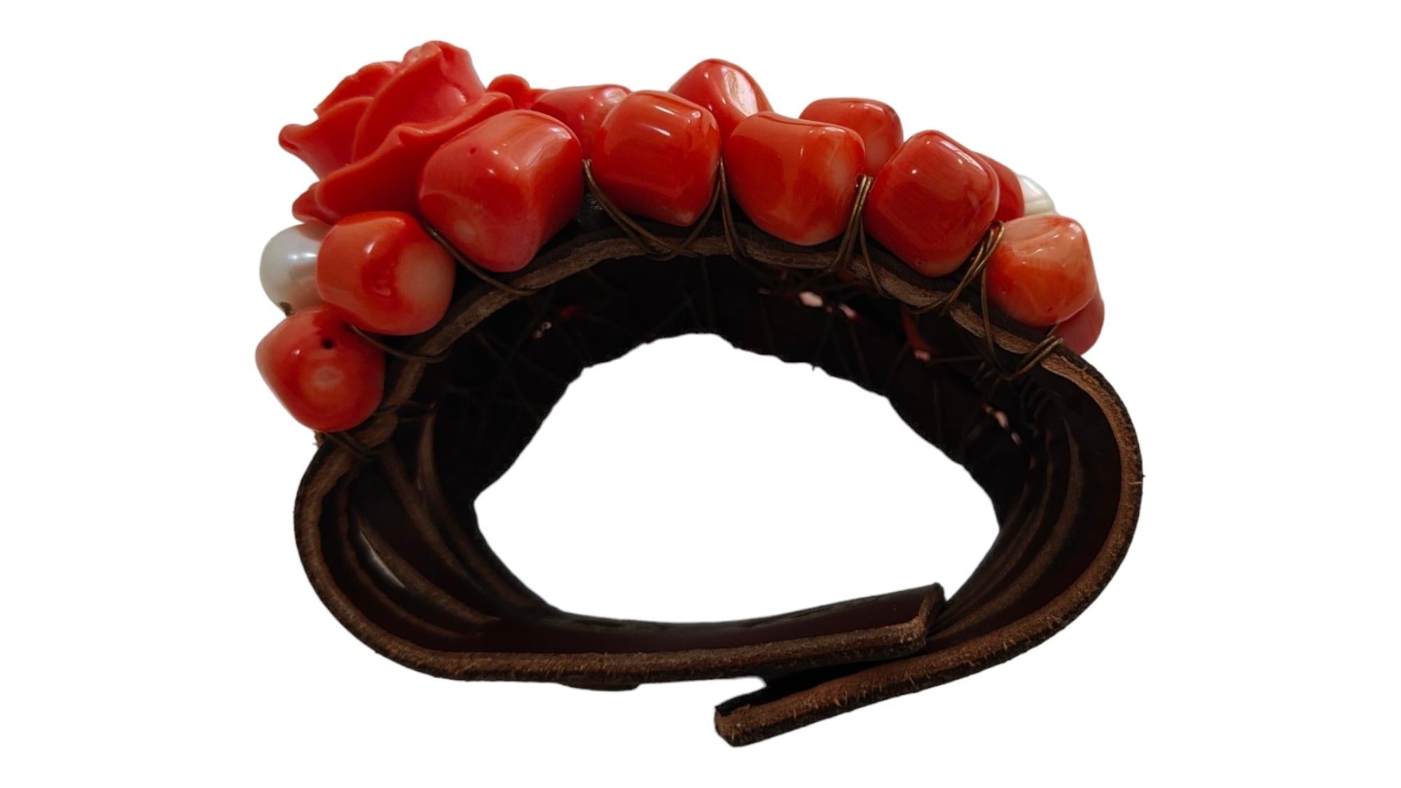 Vintage Bracelet In Carved Red Coral And pearl Beads For Sale 2