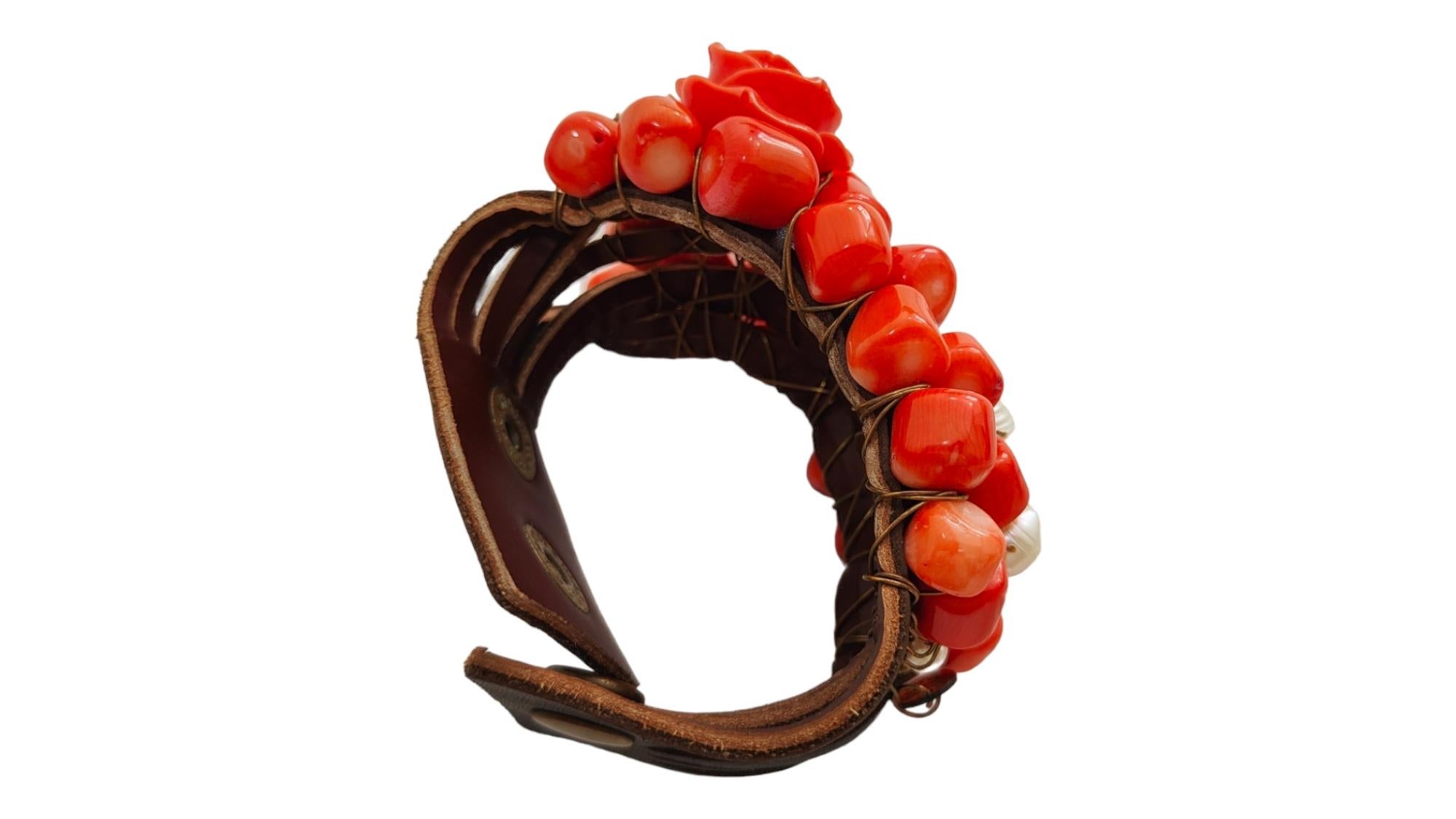 Vintage Bracelet In Carved Red Coral And pearl Beads For Sale 4