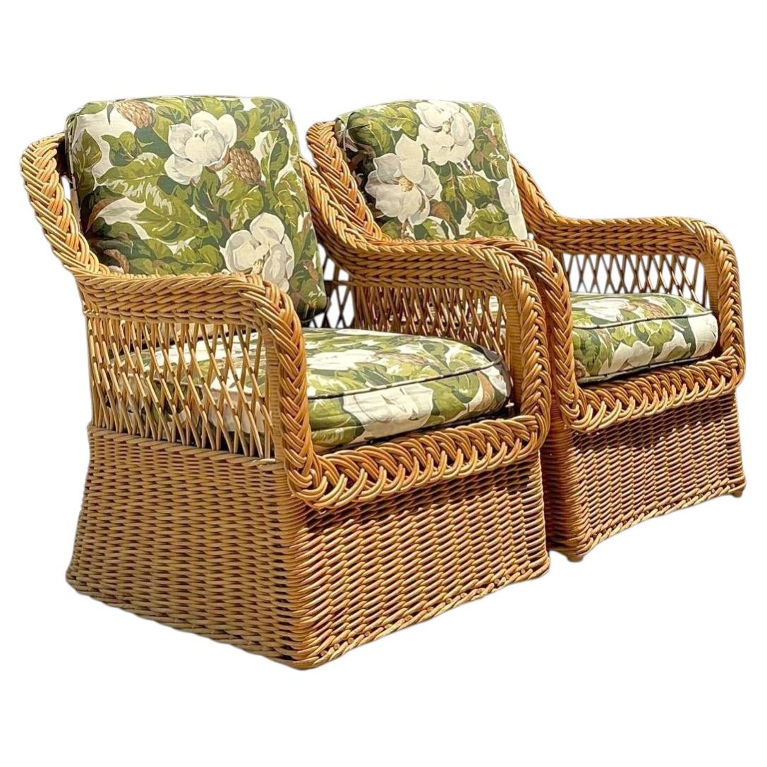 Pareja de tumbonas vintage de ratán trenzado con estampado de Magnolia